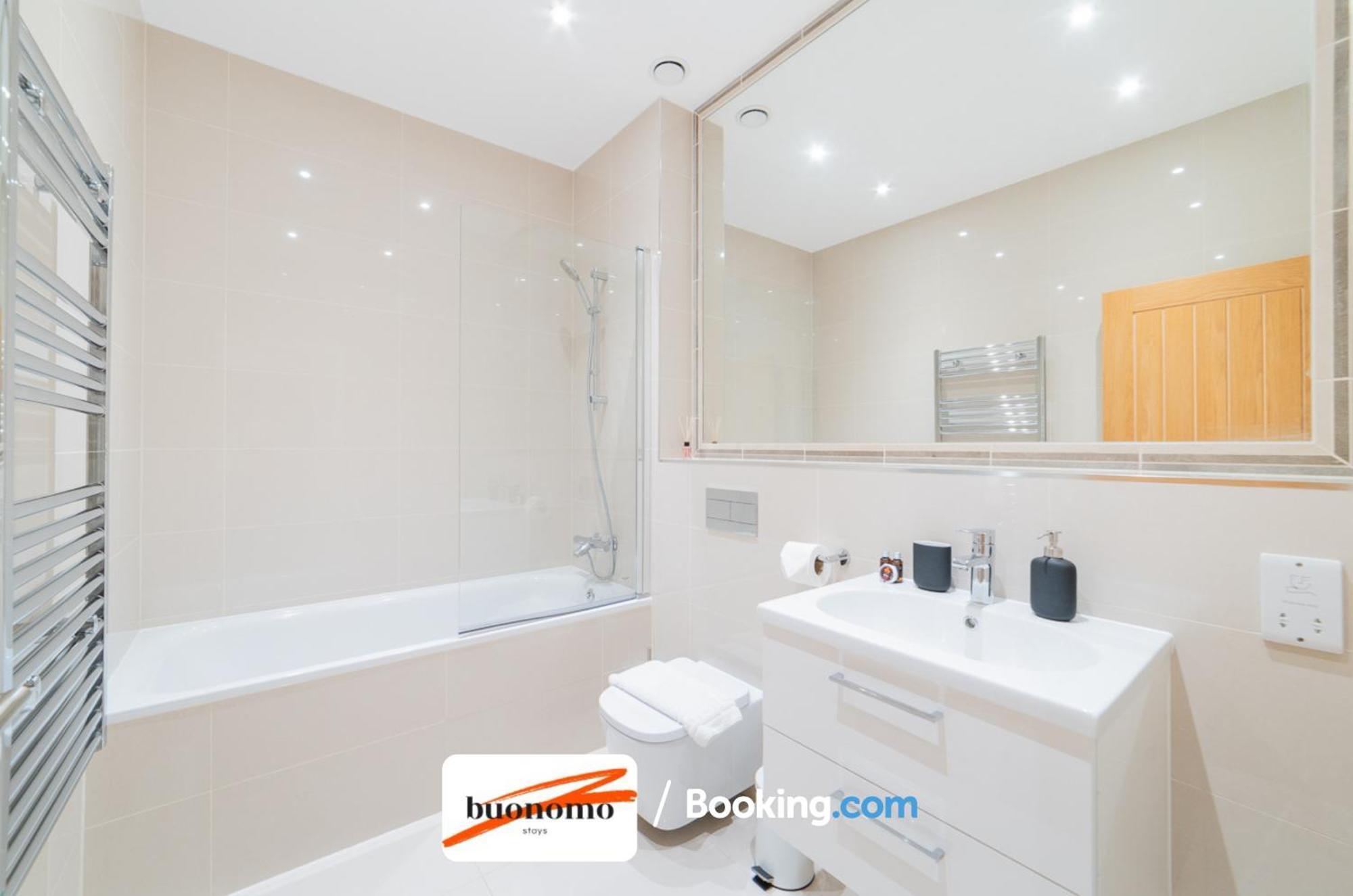 Two Bedroom Apartment At Buonomo Stays Short Lets & Serviced Accommodation Close To Wimbledon Tennis Courts London Exterior photo